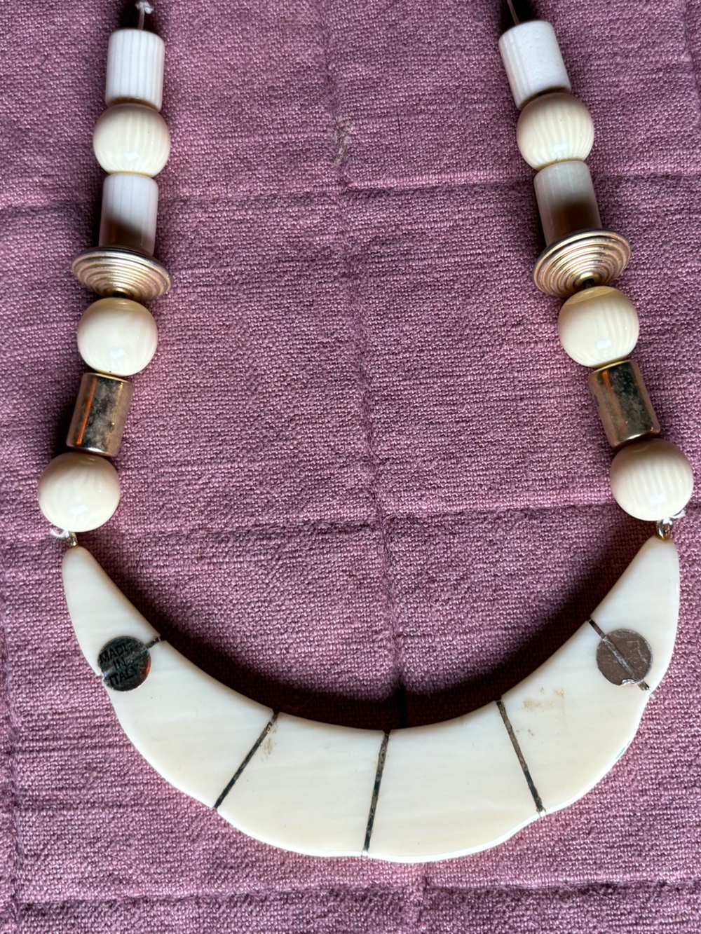 Vintage White and Gold beaded Necklace- Statement necklace - Picture 5 of 7